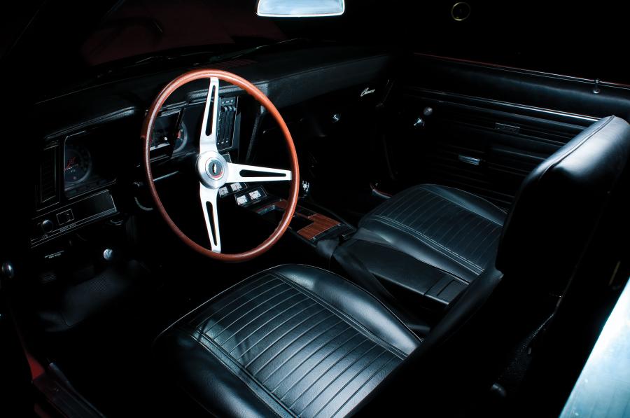 Интерьер Chevrolet Camaro ZL1 1969 года  (фото 13 из 40)